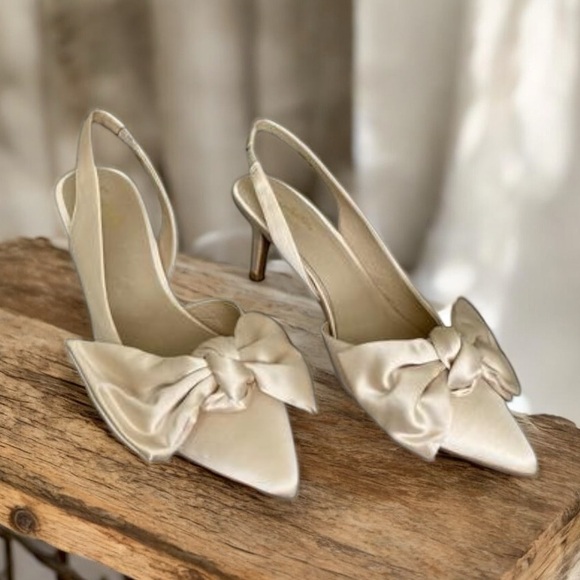 New Seychelles x BHLDN Neve Bow Champagne Ivory Satin Bridal - Main Image